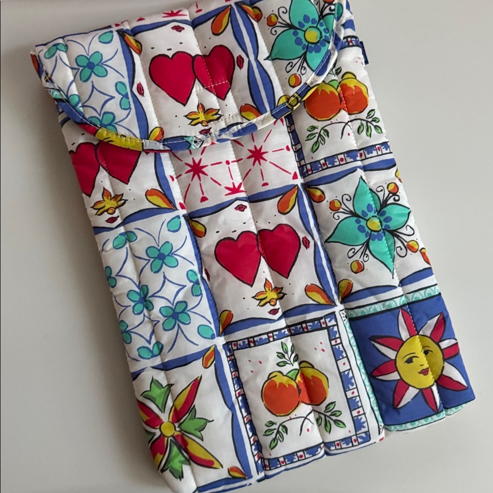 BAGGU tiles puffy laptop sleeve